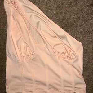 One-shoulder crop top with a keyhole